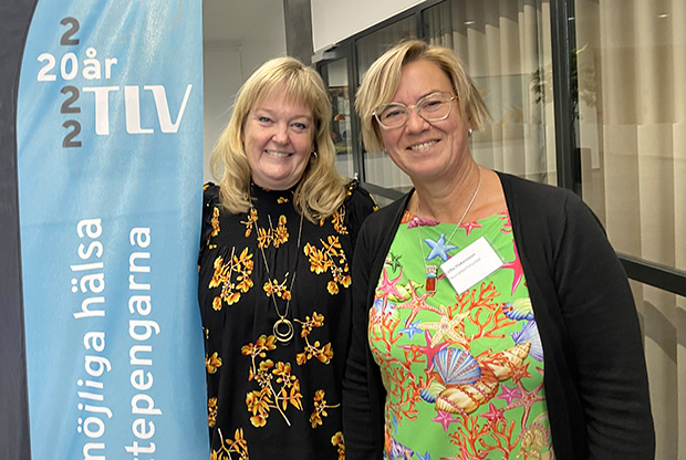 Mikaela Odemyr, ordförande Astma- och allergiförbundet och Lotta Håkansson, ordförande Reumatikerförbundet på TLV:s Dialogforum hösten 2023. 